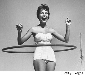 woman-hula-hoop-300km032709